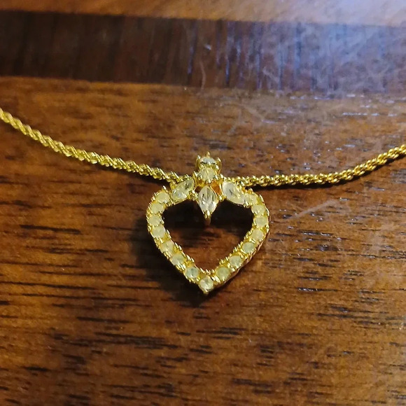 AUTHENTIC CHRISTIAN DIOR GOLD TONE HEART SHAPED CRYSTAL NECKLACE AND PENDANT - Picture 2 of 5